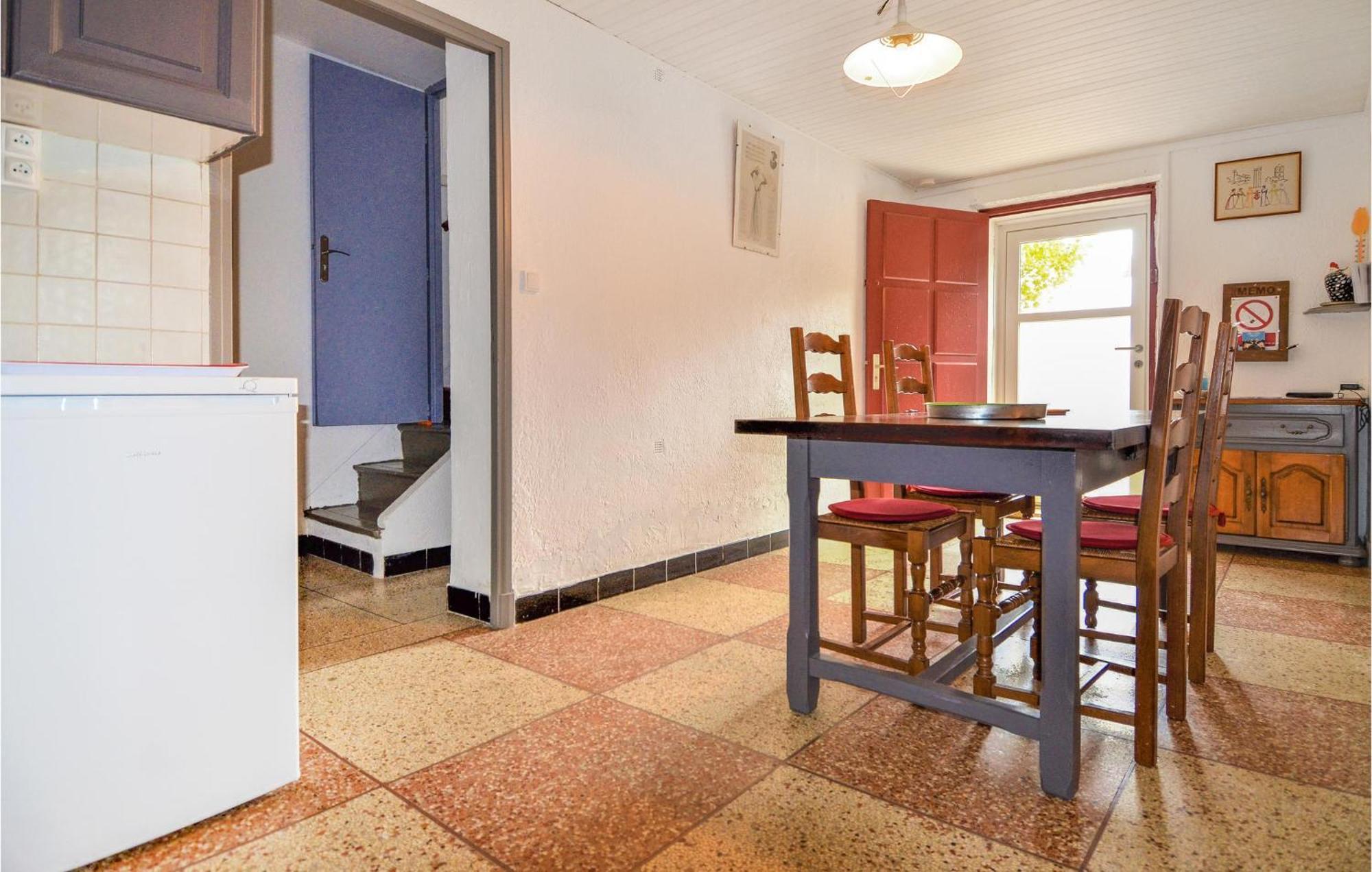 Lovely Home In Arles With Kitchen エクステリア 写真